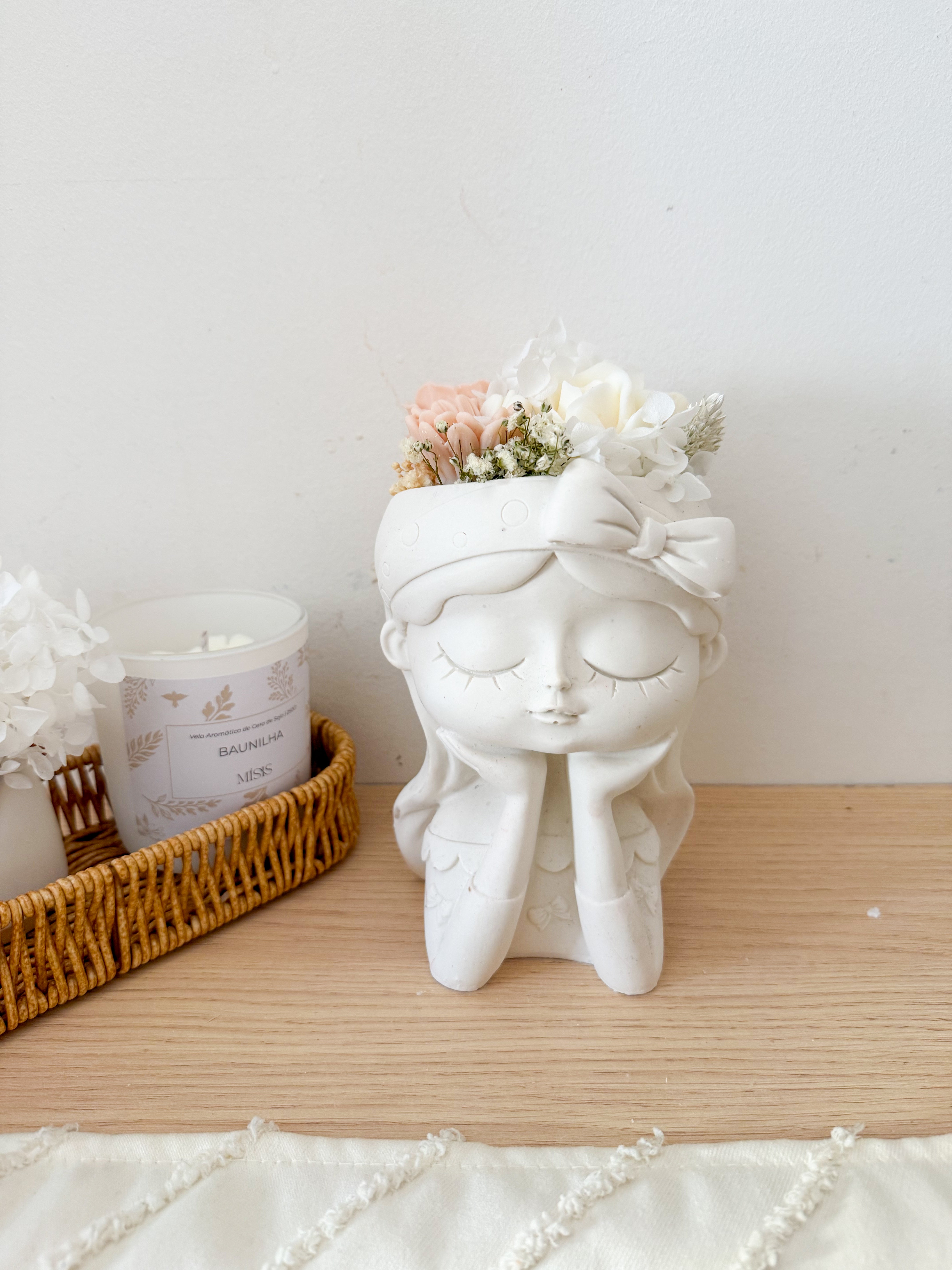 Arranjo Floral Menina Laço